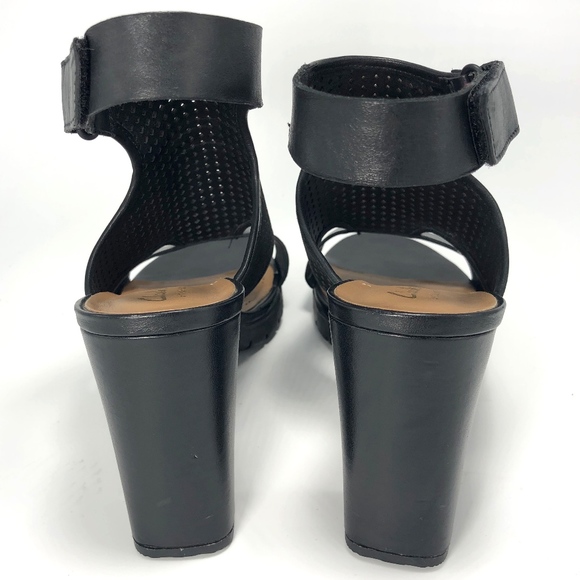 Clarks Block Heels Mesh Sandals LIKE NEW Size 10 - Picture 2 of 8